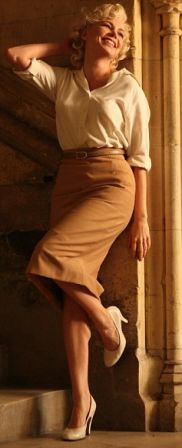 article-1333190-0C3ADEED000005DC-920_237x582_m